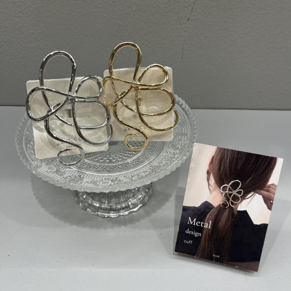 ♡NEW メタルフックポニー♡