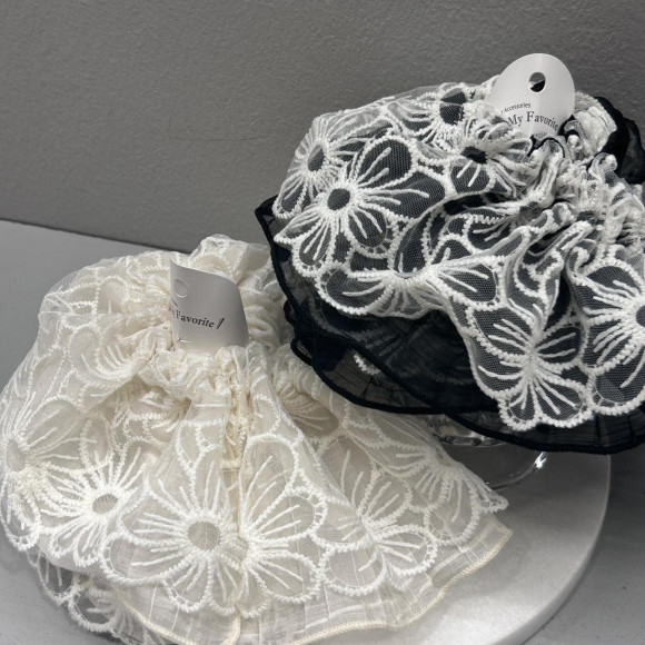 ♡サーキュラー風フラワーシュシュ♡