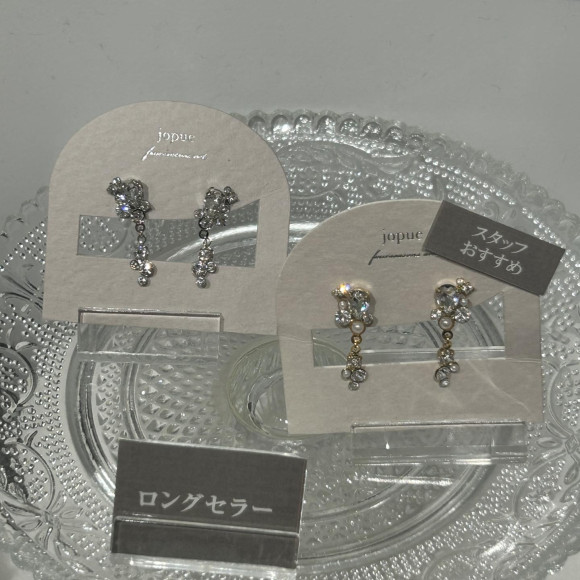 ♡ビジューピアス♡