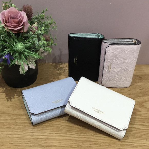 《再入荷》インサイドバイカラーシリーズ折財布♡