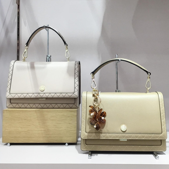 新作トップハンドルバッグ入荷しました♡