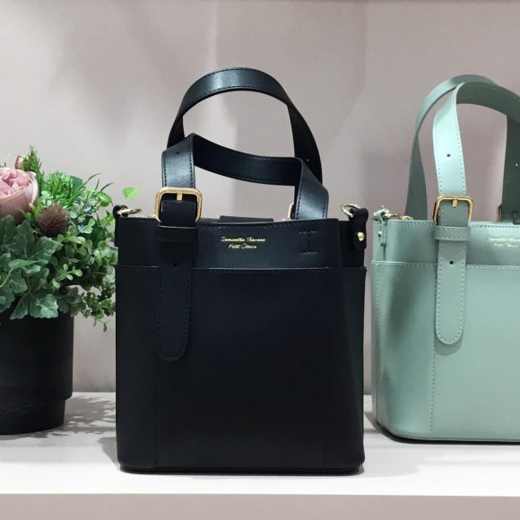 【再入荷】スクエア型ショルダーバッグ♡