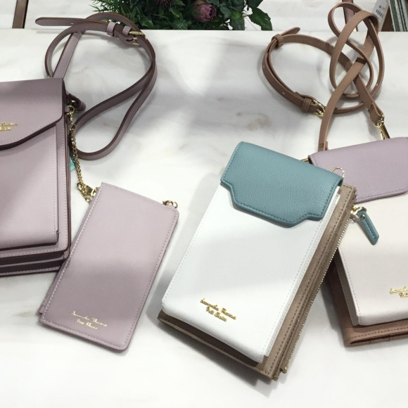 贈り物にもおすすめ♡スマホショルダー