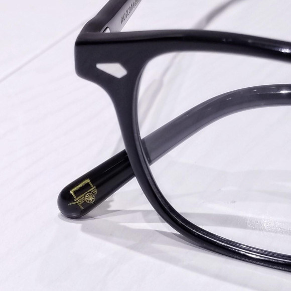 MOSCOT