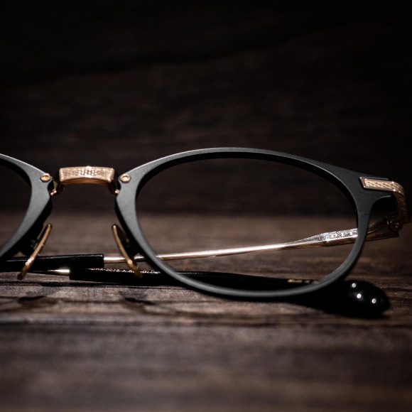 BLACK COLLECTION的限量版品牌“DITA”