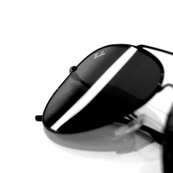 “RAY-BAN”太陽鏡的反向系列介紹