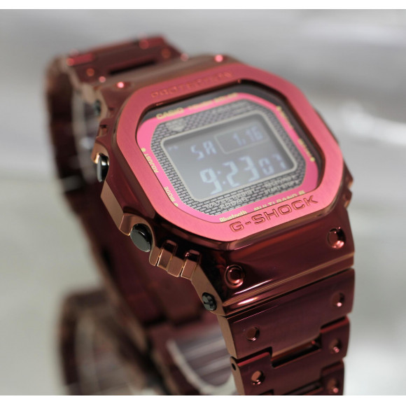 G-SHOCK ジーショック】フルメタルシリーズに新色登場。GMW-B5000RD