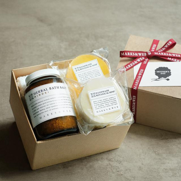 感謝の気持ちを込めて贈る　母の日ギフト								