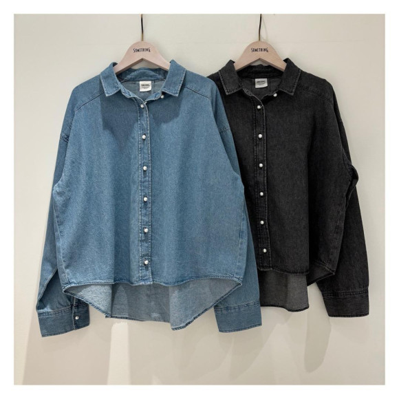 ♡PEARL BUTTON DENIM SHIRT
