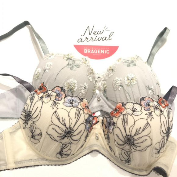 ブラジェニック新色入荷♪