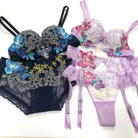 サルート ４３G入荷