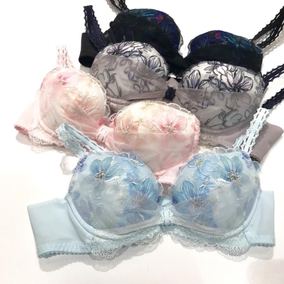 リボンブラ新作入荷！