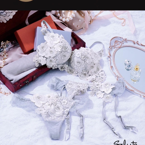 【사전 예약 컬렉션 살루트 슈페리어】34 그룹 소개