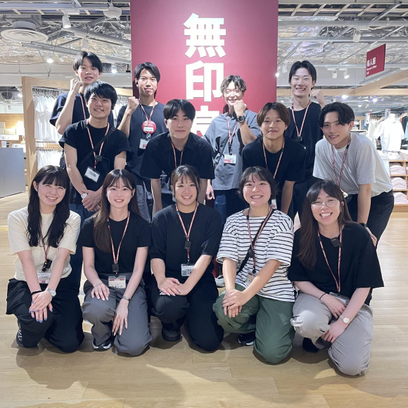 New friends, big recruitment! We are looking for store staff