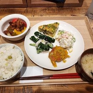 春メニューを食べてみました　メイン4品デリセット