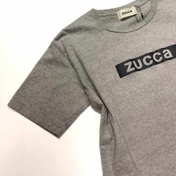 ZUCCa/ステッカーロゴTシャツ