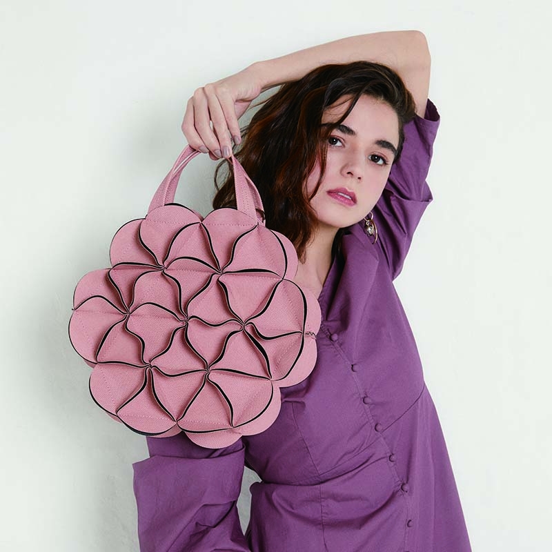 まるでアートピースのような、幾何学的なデザイン「ELEMOOD」のバッグ