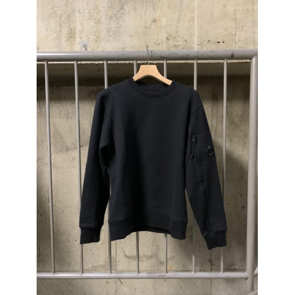 入荷情報☆  C.P. COMPANY  Diagonal Raised Fleece Sweatshirt