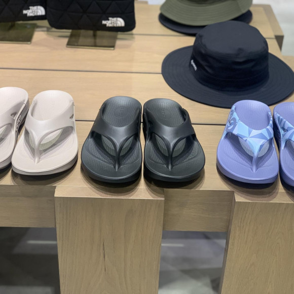 【OOFOS】Ooriginal全サイズ揃いました！！