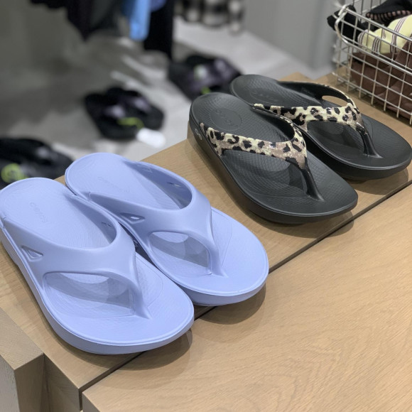 【OOFOS】入荷情報☆ 