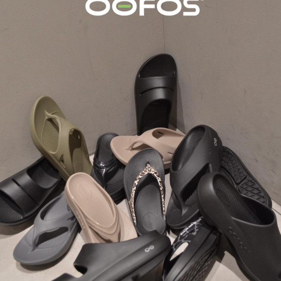【oofos】今年も大量入荷!!