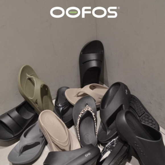 【OOFOS/ウーフォス】ノベルティープレゼント！