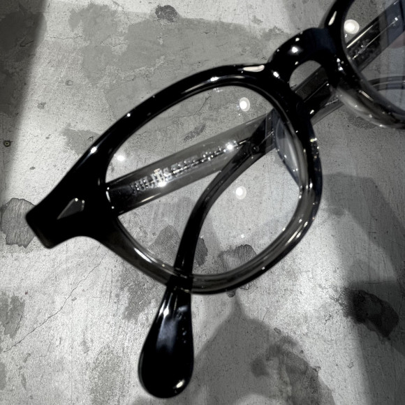 JULIAS TART OPTICAL独占販売