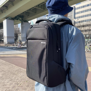 【incase】 Pop-up is being held! Slim, large-capacity backpack