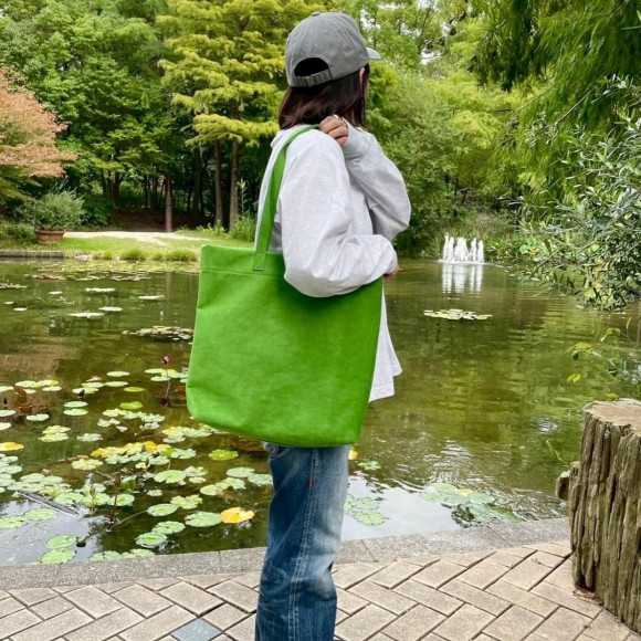 【Creed×COMPLETE WORKS】色鮮やかなトートバッグで華やかに