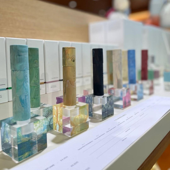 【（SURROUND）】バレンタインギフトにオススメな香りもの！