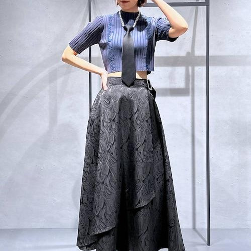 169㌢高身長女子腹出しの季節...