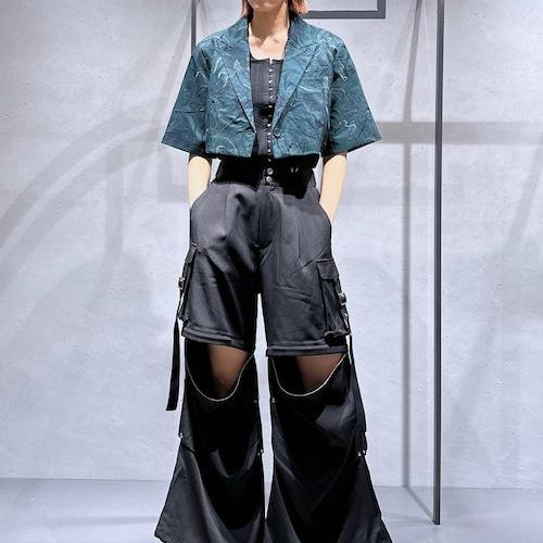 169㌢高身長女子ドナルドのパ...