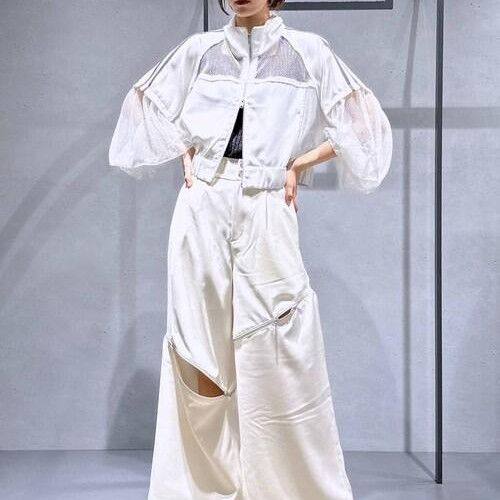 169㌢高身長女子ホワイトコー...