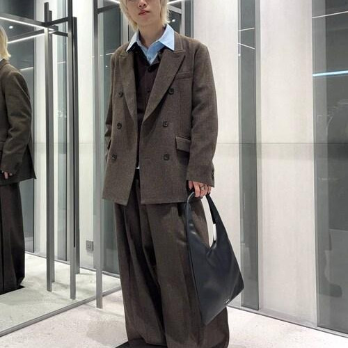 漂亮的夾克套件...