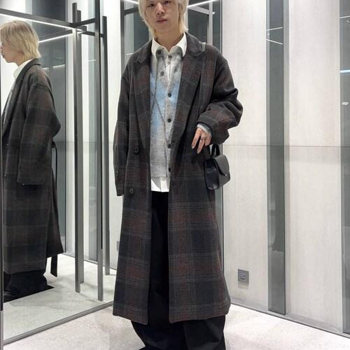 黒のコートは持ってるって方にお...