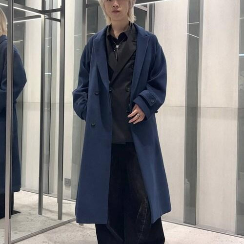 青を使った寒色コーデ！鮮やかな...