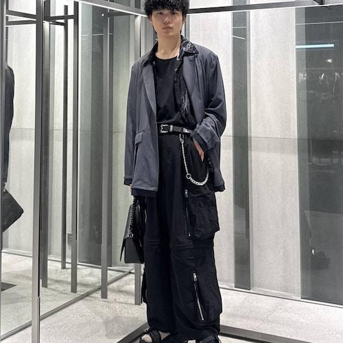 シャツ素材で先取りのスタイリン...