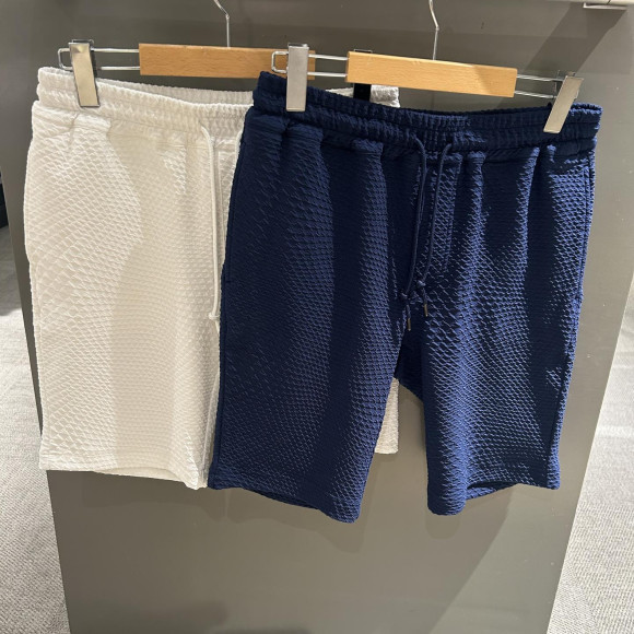 新作ショートパンツ