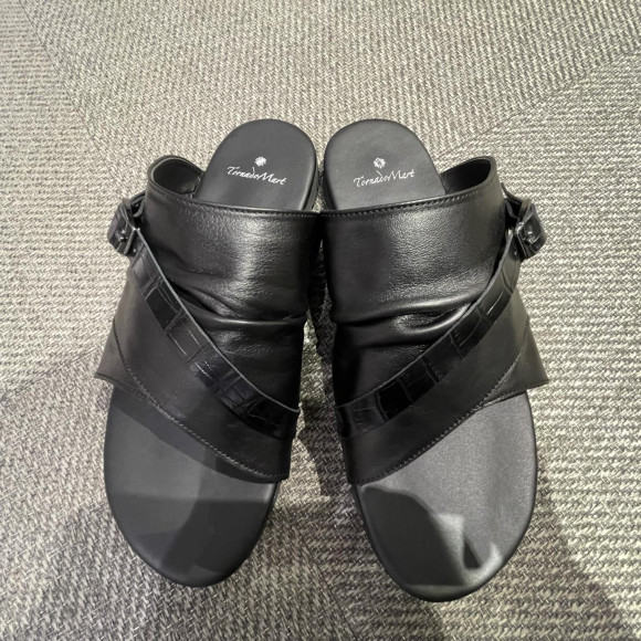 ドレープサンダル