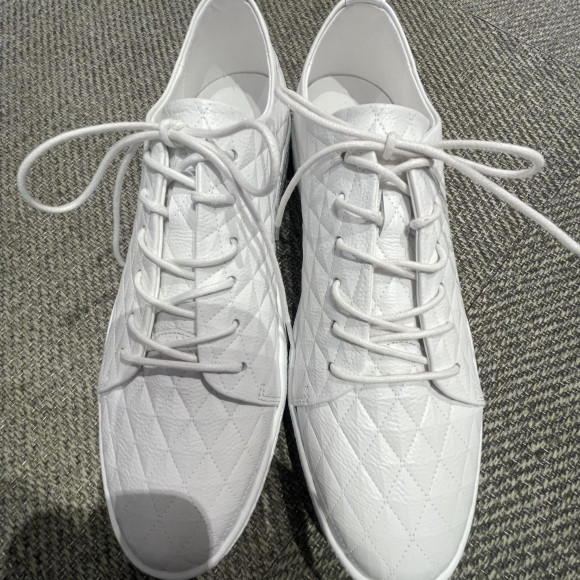 HIGH STREETスニーカー