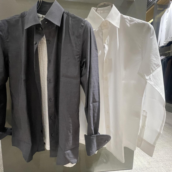 新作 シャツ