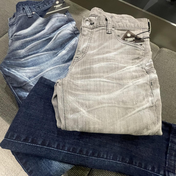 新作 スキニーパンツ