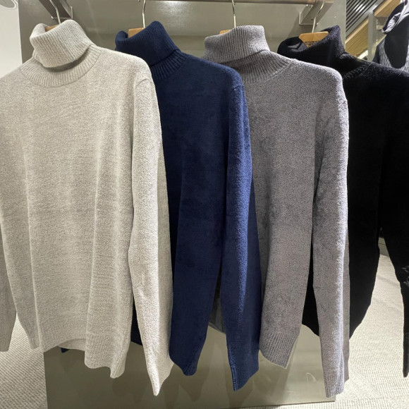 TORNADO MARTタートルネックセーター