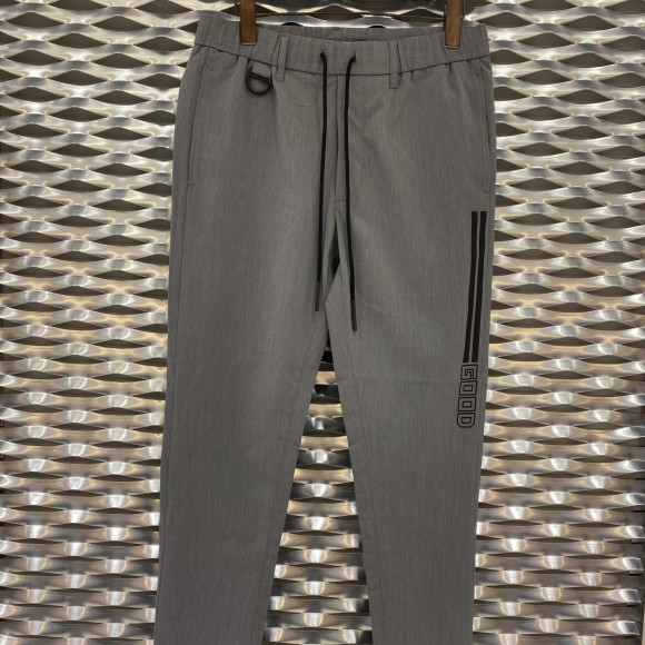 e-JEANS Newスラックスパンツ入荷！