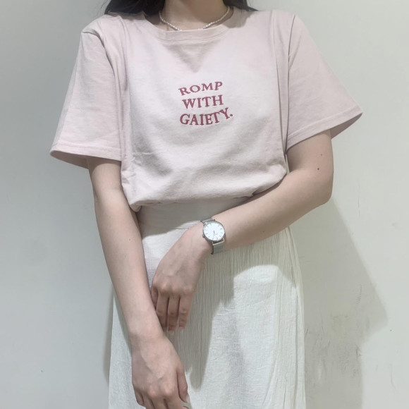 大人気♡ロゴTシャツ