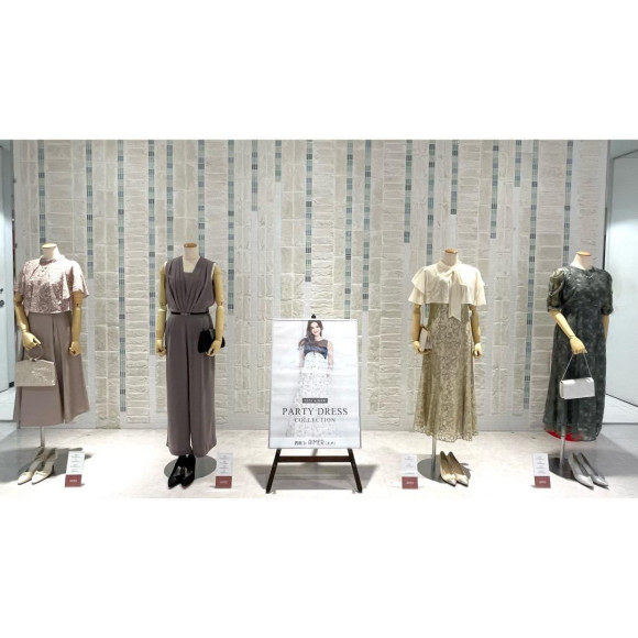 人気ドレス展示中❣️