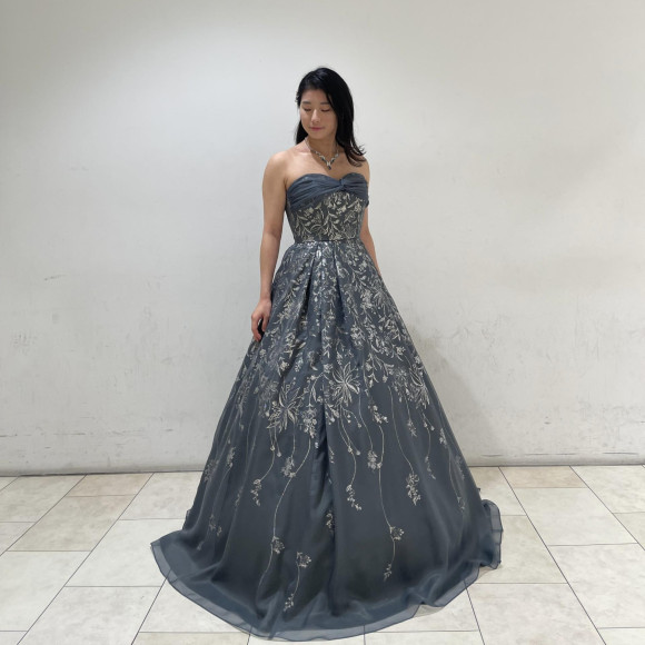 人気のドレスに新色登場しました♪