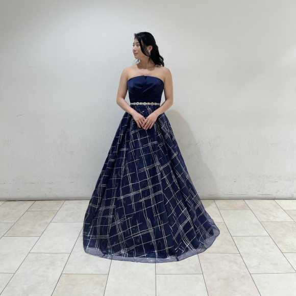 チェック柄の華やかドレスのご紹介✨