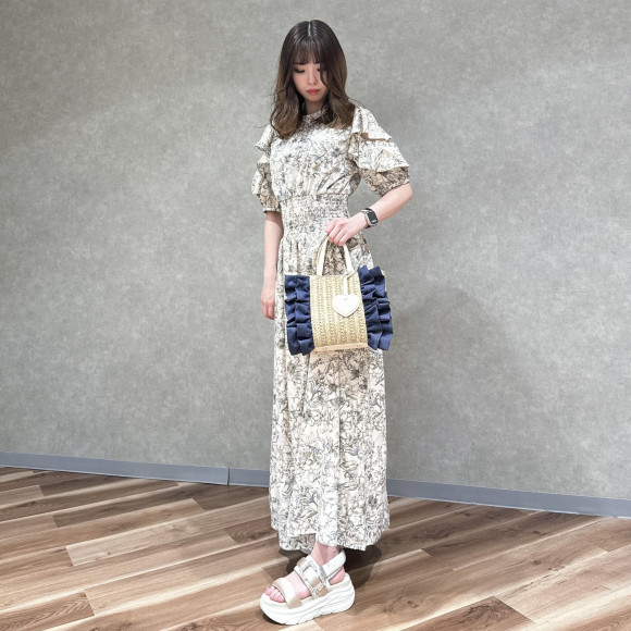 ビジューバックル×サテン☆軽量厚底サンダルの登場！