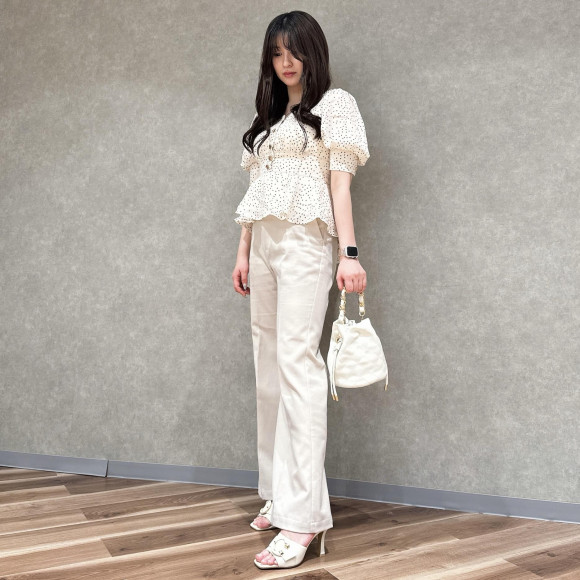 立体バックルがポイントに♪大人顔ミュールの登場！